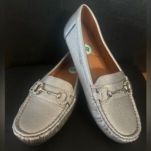 Elegant Silver Textured Loafers